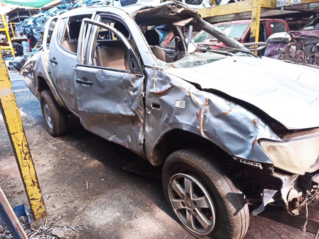  Mitsubishi L200 2011    EN DESARME